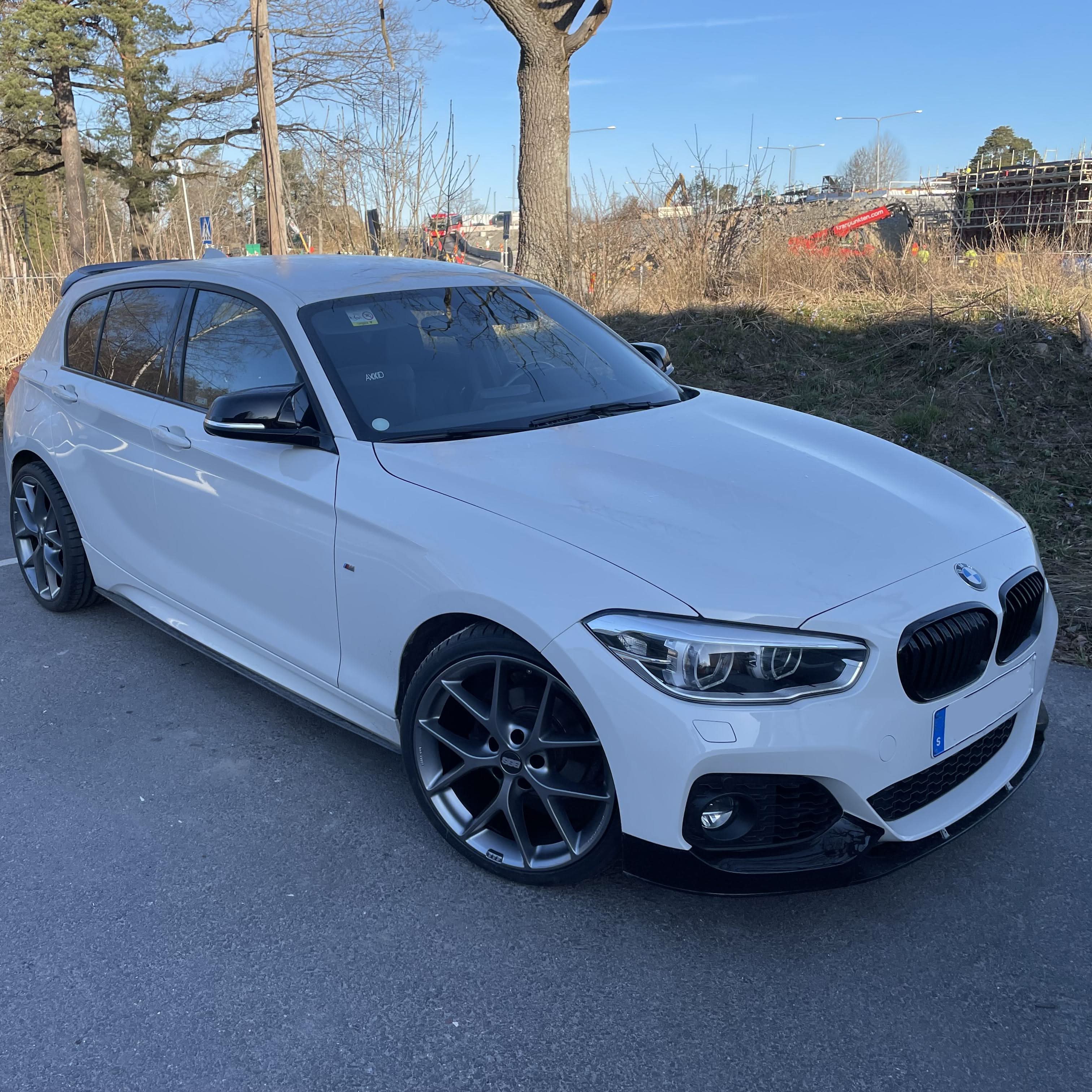MP Style Gloss Black Front Splitter for BMW F20 F21 1 Series LCI 15-19