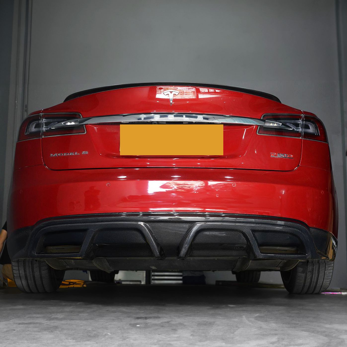 P Style Carbon Fibre Rear Diffuser for Tesla Model S P85 14-15