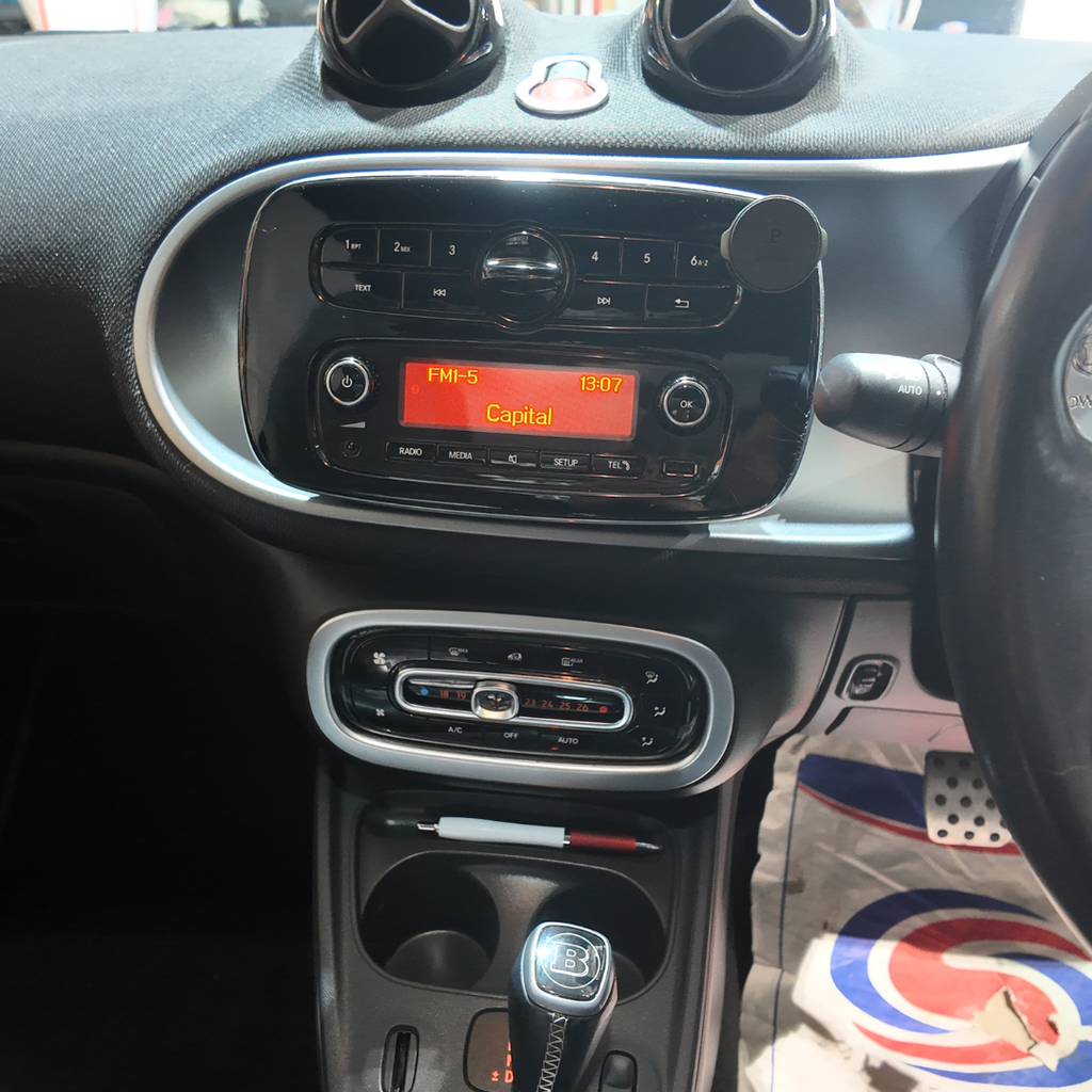 Mercedes-Benz Smart for Two/Four Apple Carplay / Android Auto 9" Stereo Upgrade 2014-2021