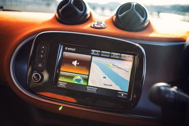 Mercedes-Benz Smart for Two/Four Apple Carplay / Android Auto 9" Stereo Upgrade 2014-2021