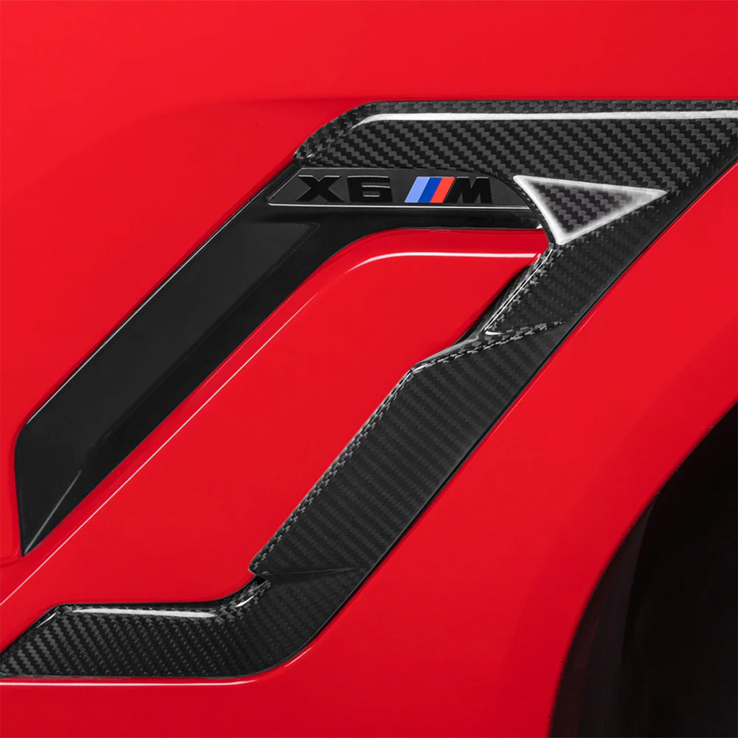 SooQoo BMW F96 X6M LCI Side Fender Trims In Gloss Carbon Fibre