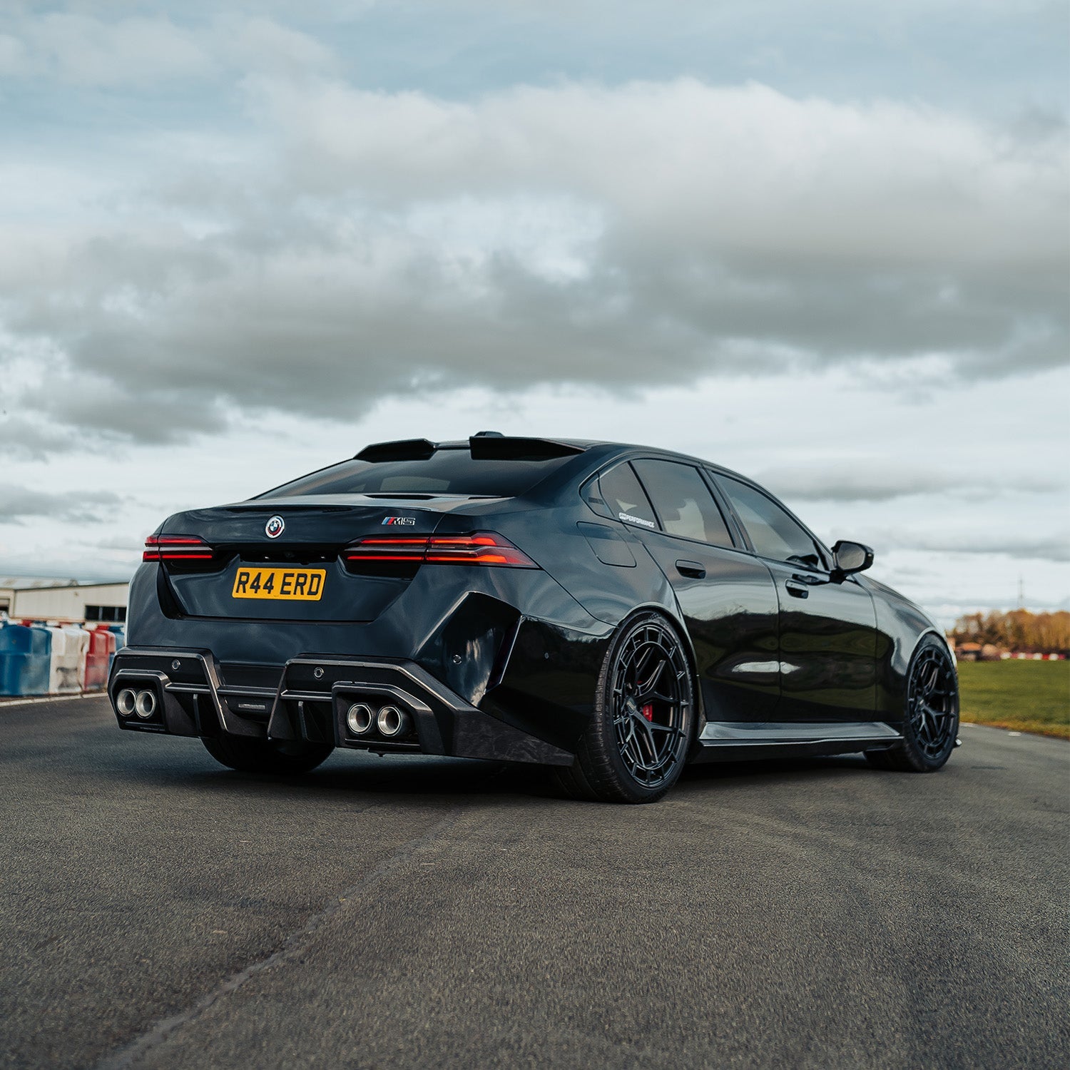 SooQoo BMW G90 M5 Upper Roof Spoiler In Gloss Carbon Fibre