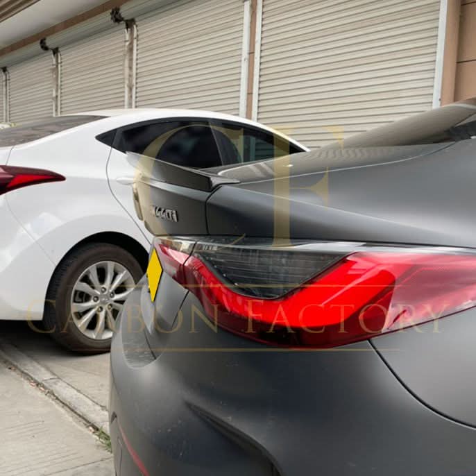 V Style Pre-preg Carbon Fibre Boot Spoiler for BMW G82 M4 G22 4 Series 20-Present