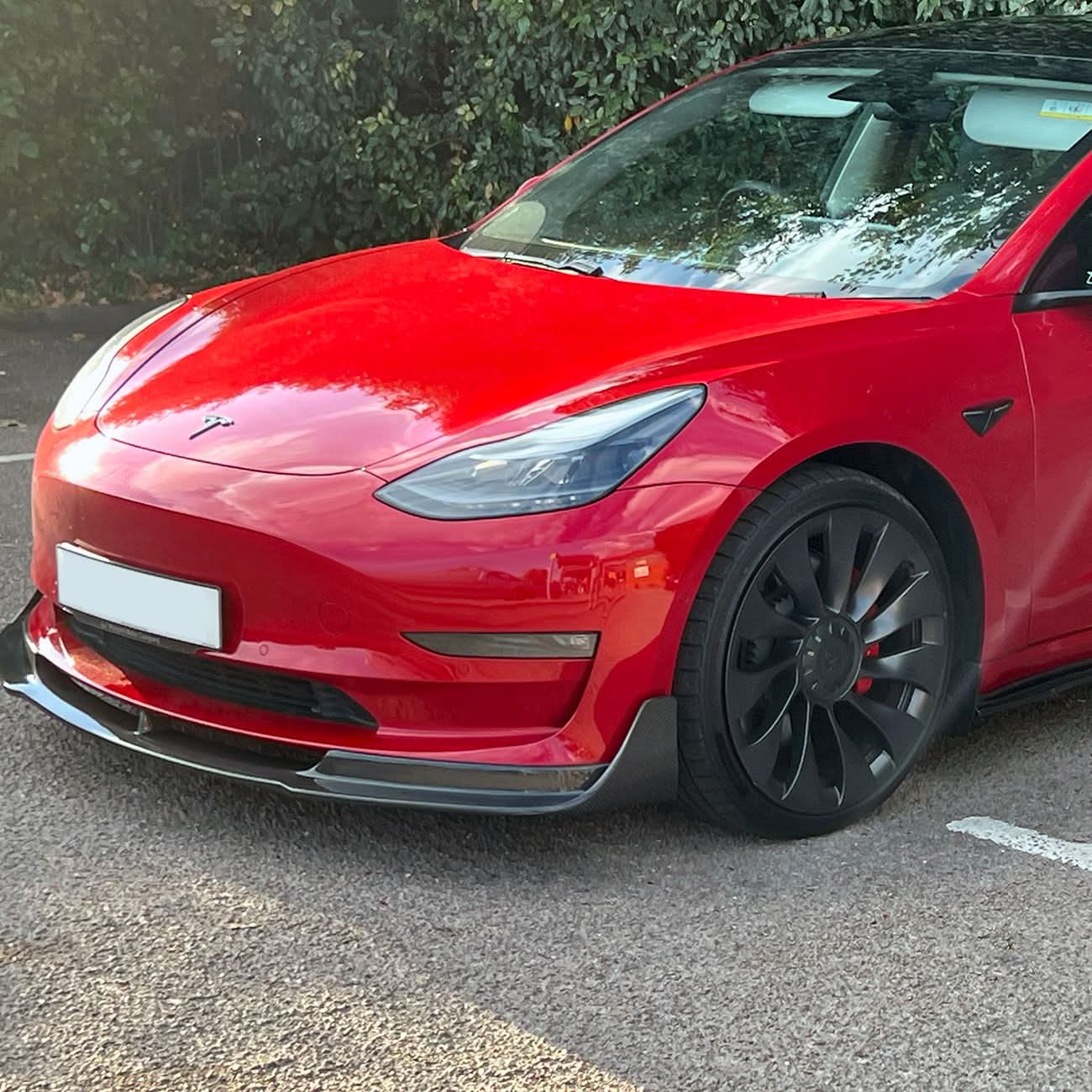 V Style Carbon Fibre Front Splitter for Tesla Model 3 16-23