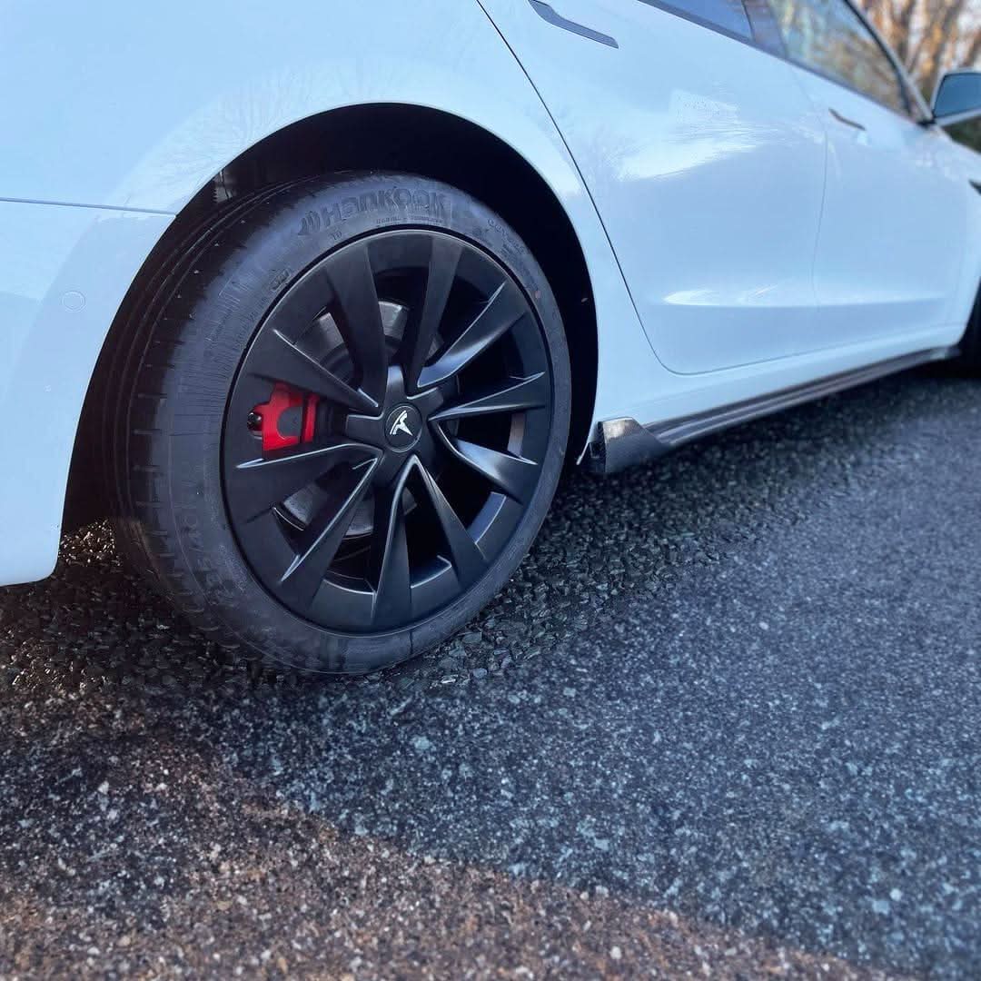 V Style Carbon Fibre Side Skirts for Tesla Model 3 16-23