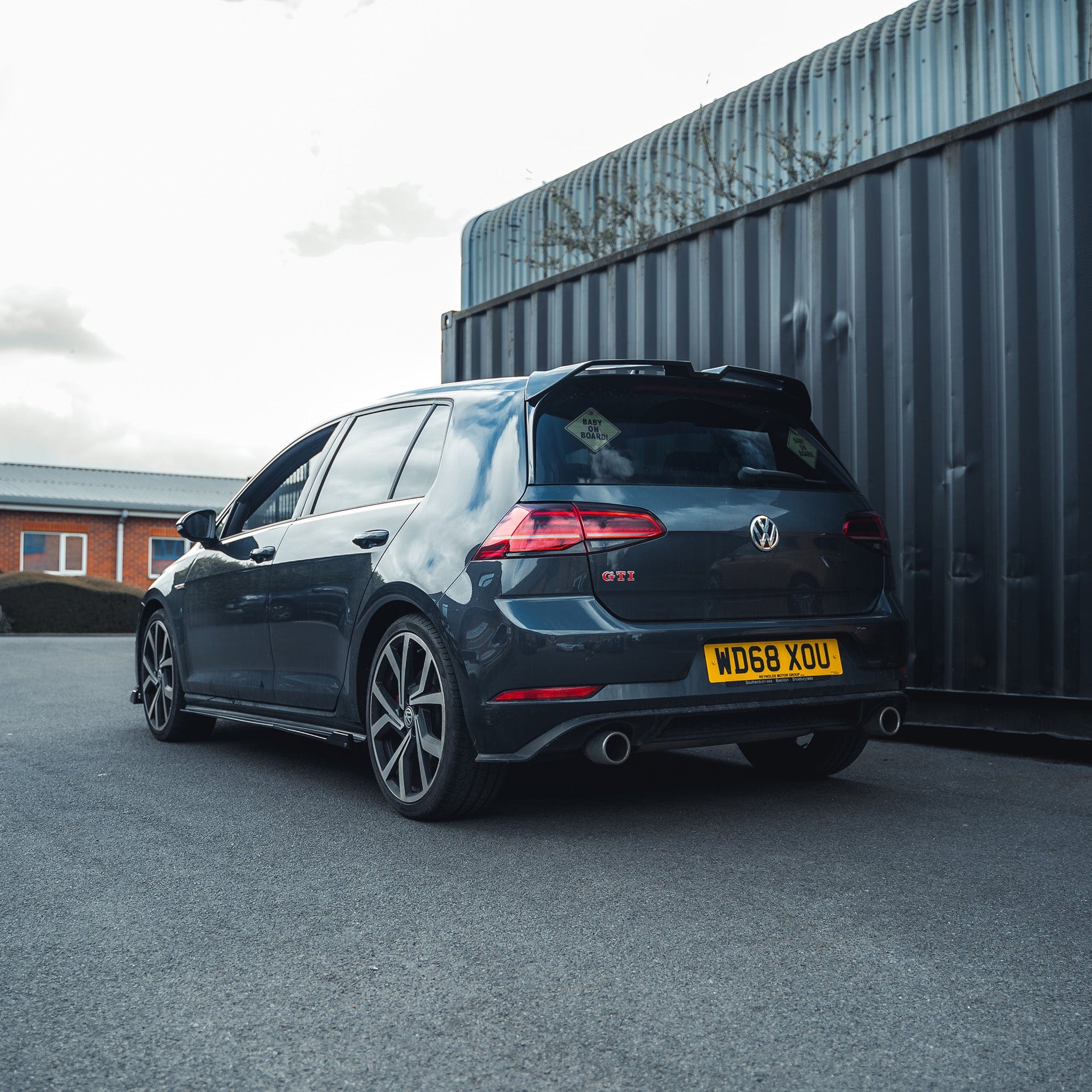 VOLKSWAGEN GOLF R/GTD/GTI MK7/7.5 2014-2020 GLOSS BLACK SPOILER