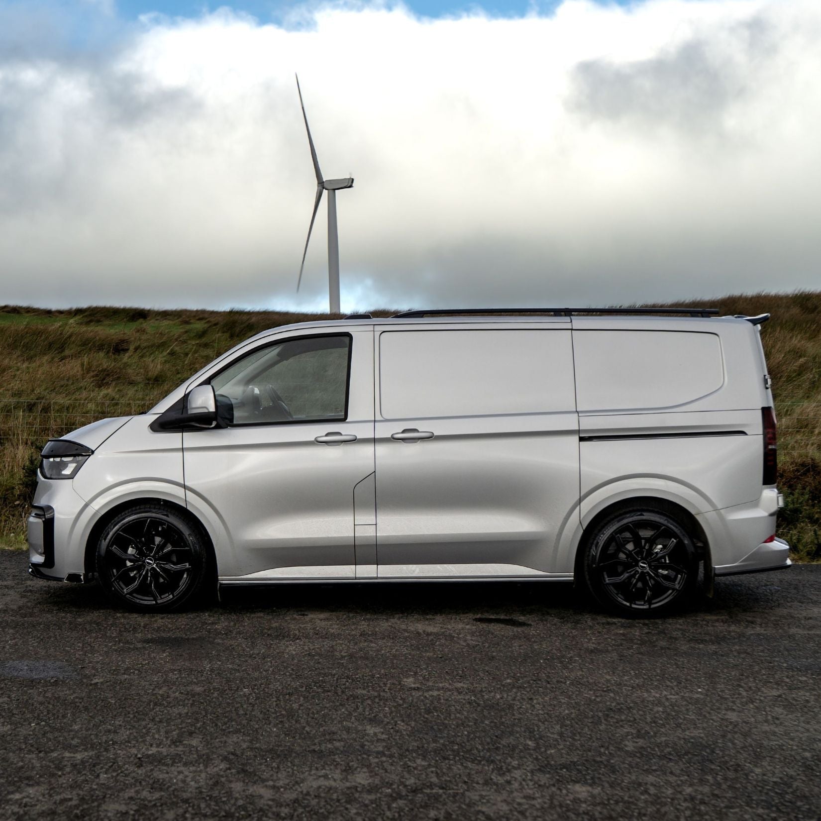 V1 Premium Aero Kit In Gloss Black For Volkswagen Transporter T7 LWB 2025 on