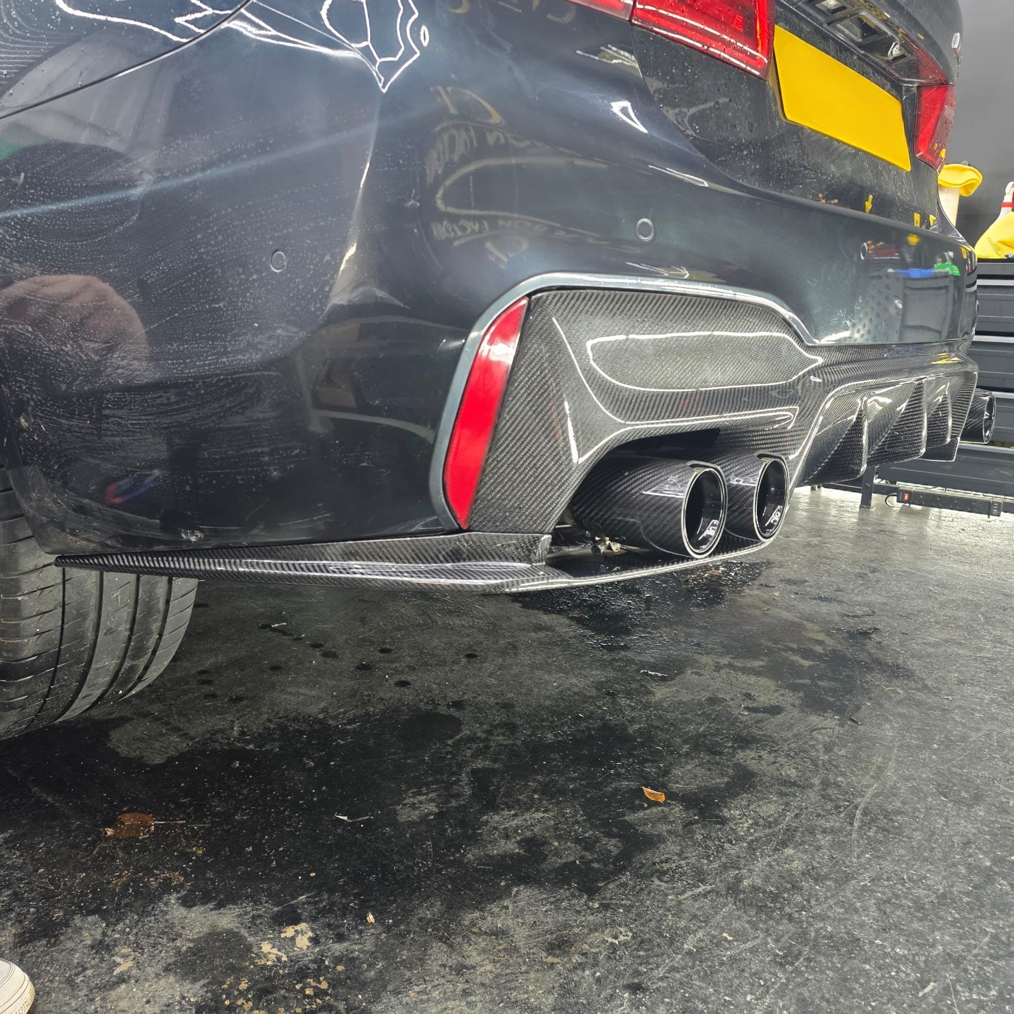 V Style Carbon Fibre Rear Diffuser for BMW G30 G31 5 Series M Sport F90 M5 17-23