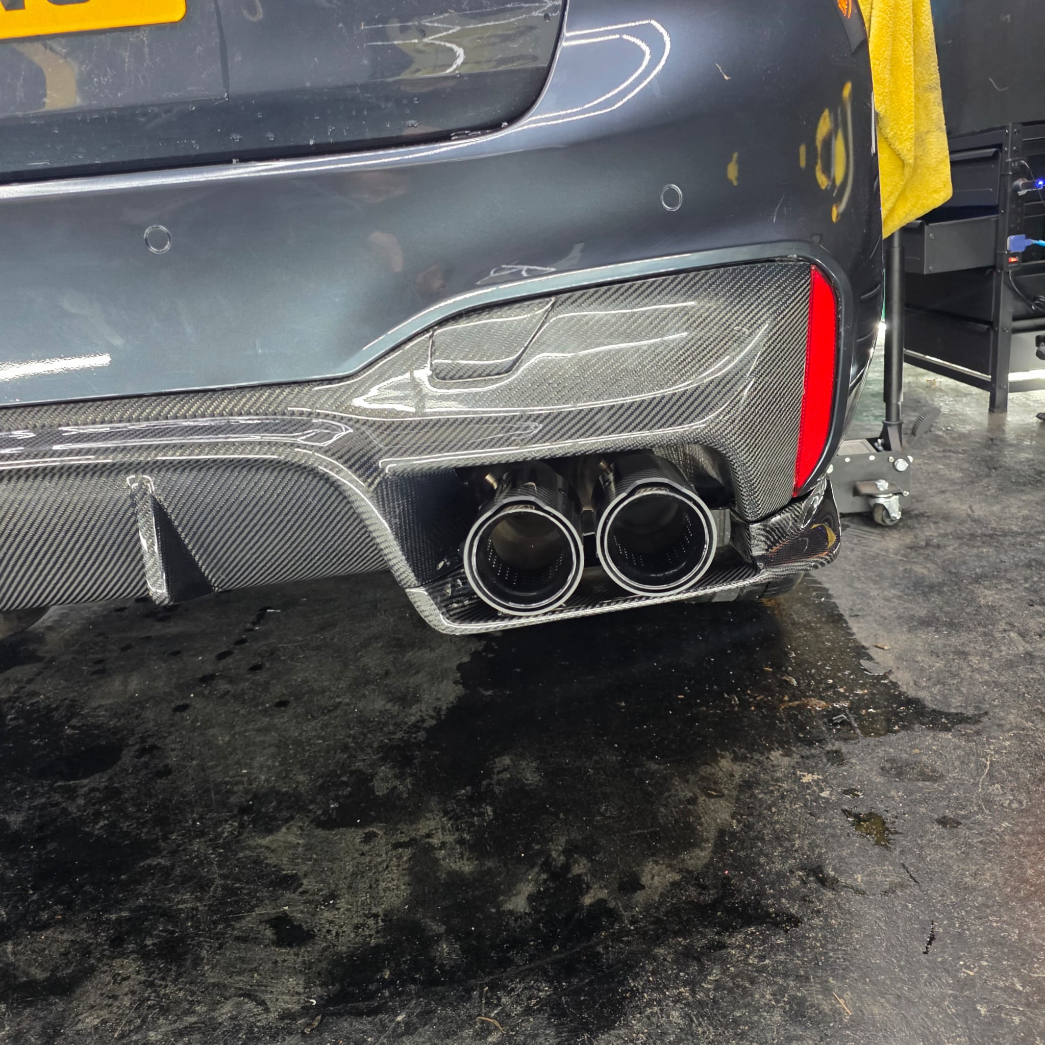 V Style Carbon Fibre Rear Diffuser for BMW G30 G31 5 Series M Sport F90 M5 17-23