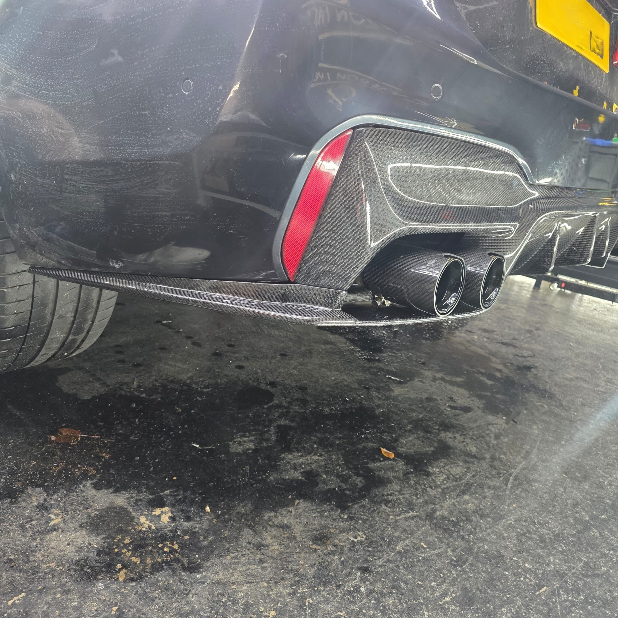 V Style Carbon Fibre Rear Diffuser for BMW G30 G31 5 Series M Sport F90 M5 17-23