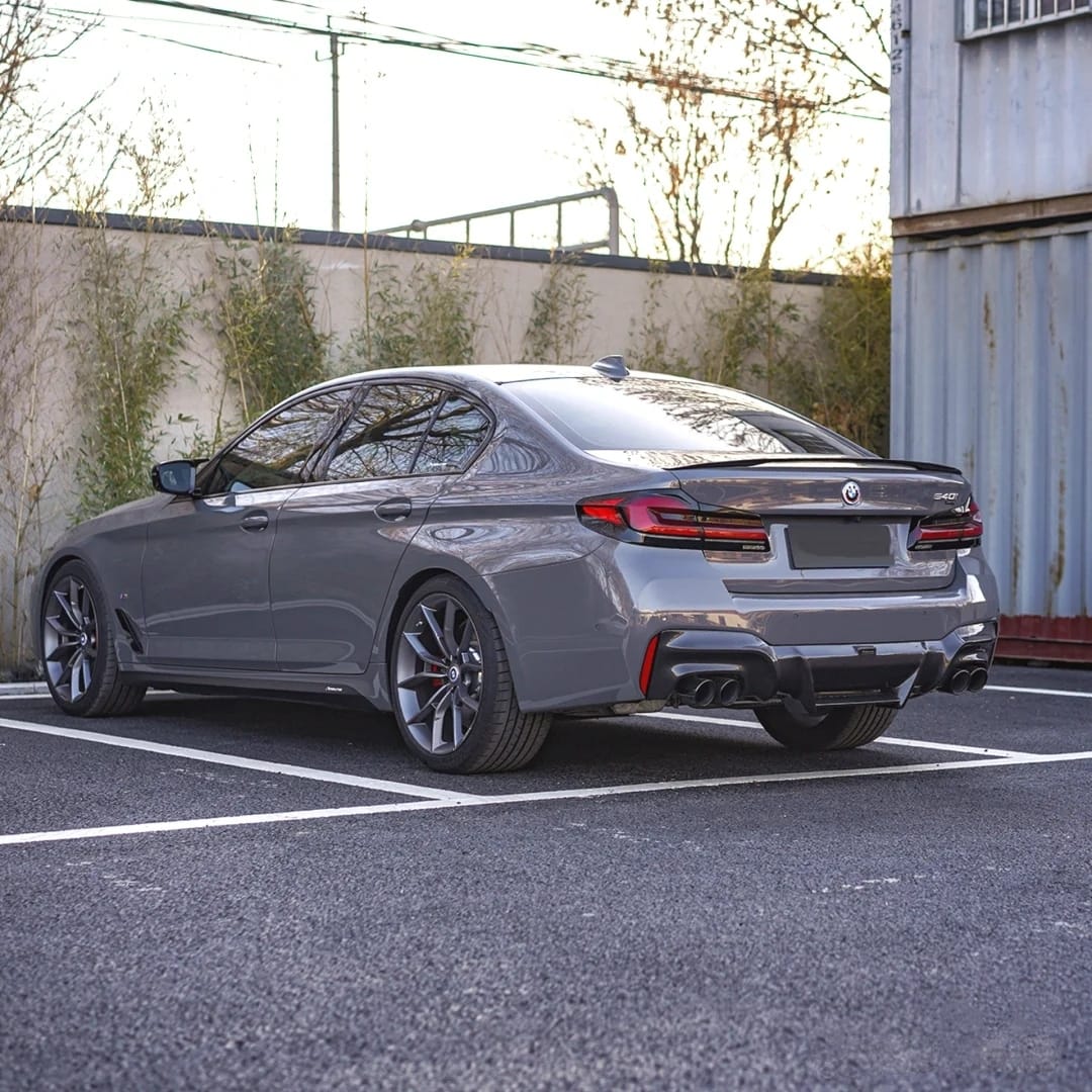 ACHEN CYBE - BMW 5 SERIES G30 LCI DRY CARBON FIBRE REAR DIFFUSER