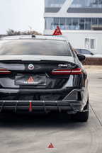 AE DESIGN - BMW I5 M60 G60 DRY CARBON LED REAR DIFFUSER