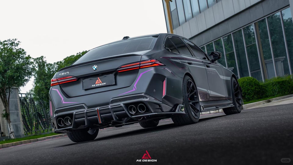 AE DESIGN - BMW M5 G90 DRY CARBON FIBER REAR DIFFUSER