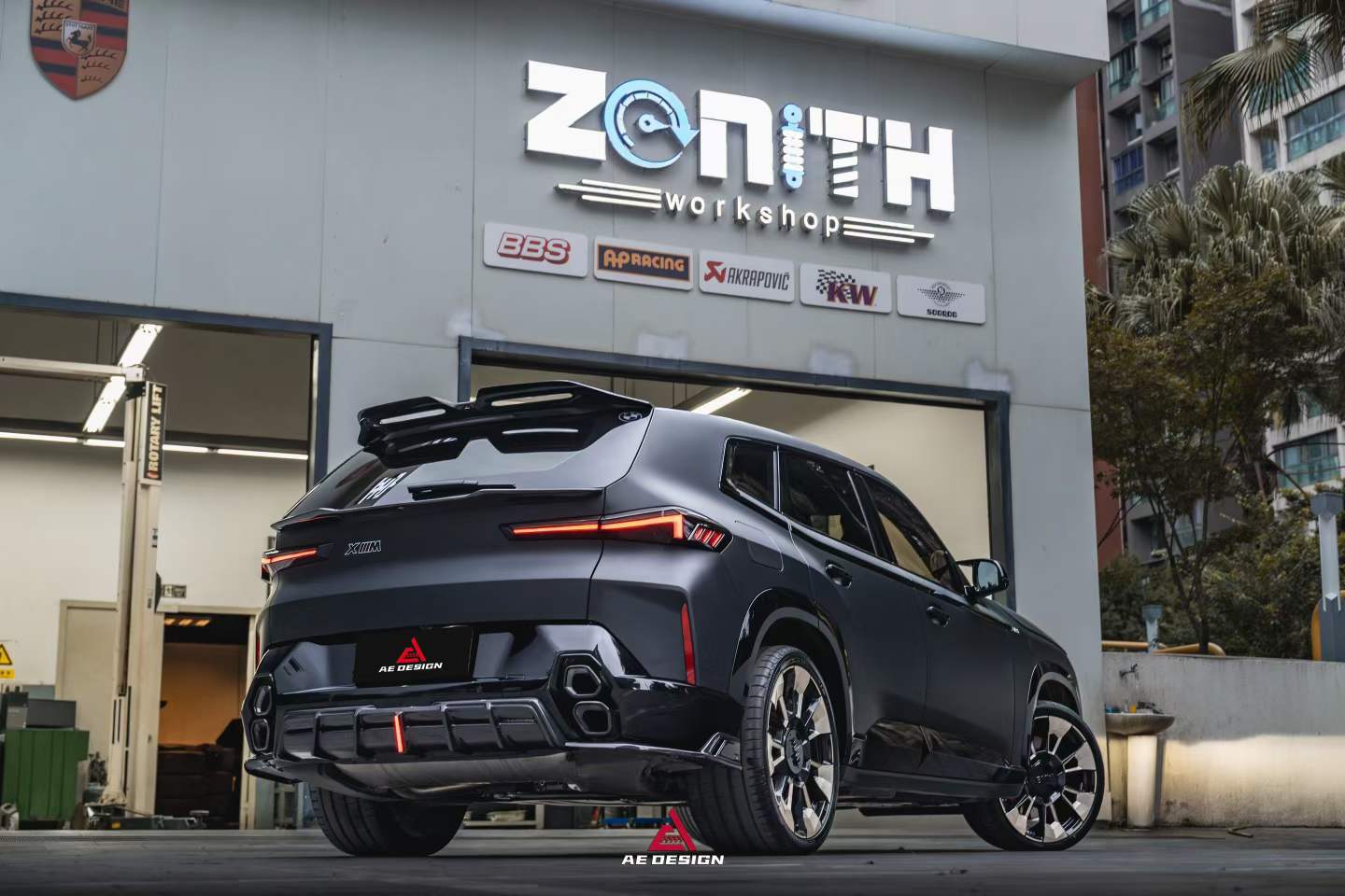 AE DESIGN - BMW XM G09 DRY CARBON FIBER LED REAR DIFFUSER