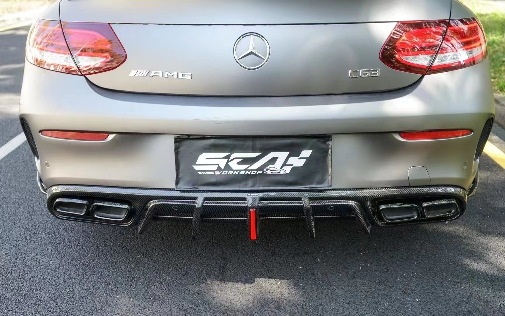 AE DESIGN - MERCEDES BENZ C63 C63S W205 CARBON FIBRE LED REAR DIFFUSER