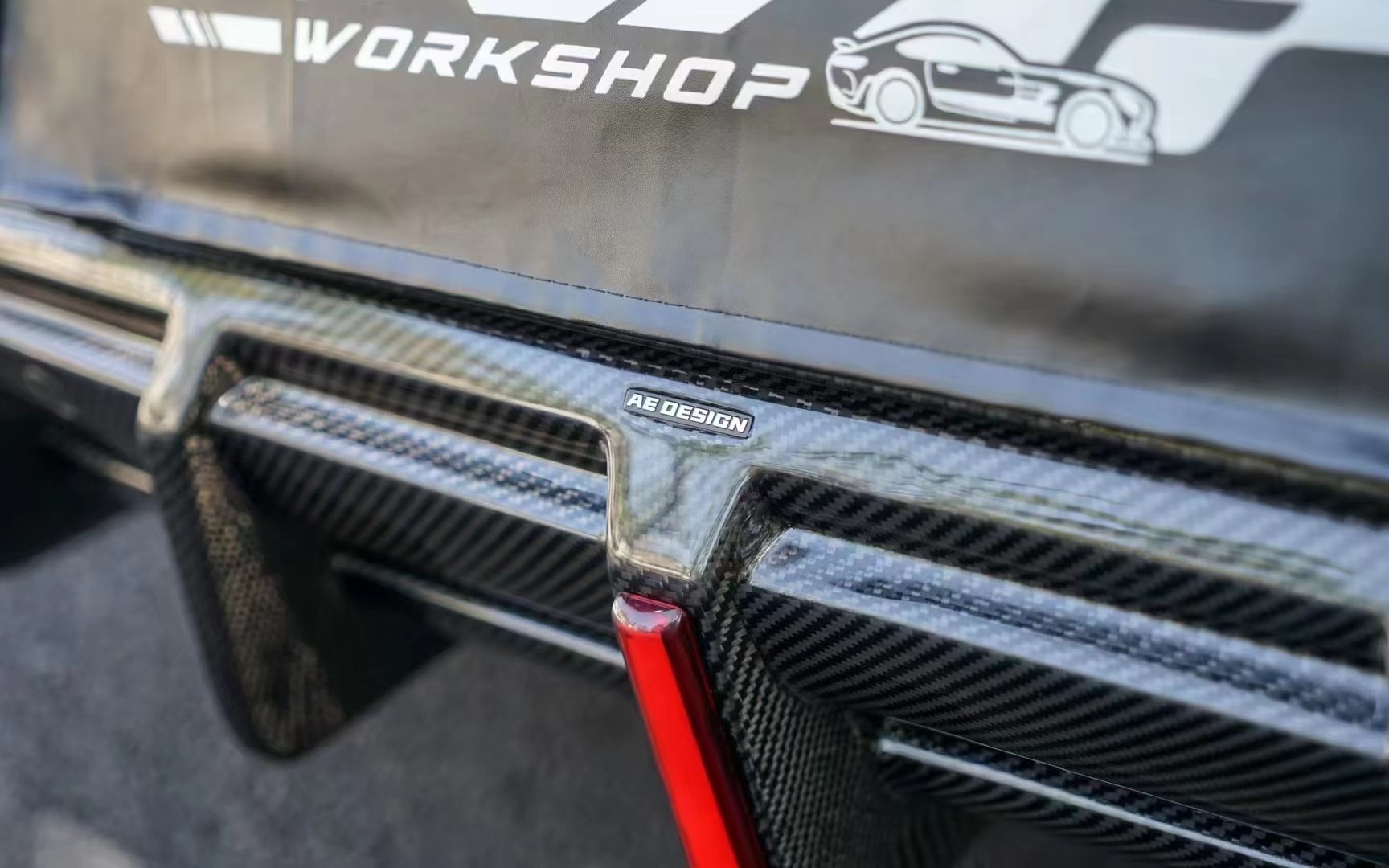 AE DESIGN - MERCEDES BENZ C63 C63S W205 CARBON FIBRE LED REAR DIFFUSER