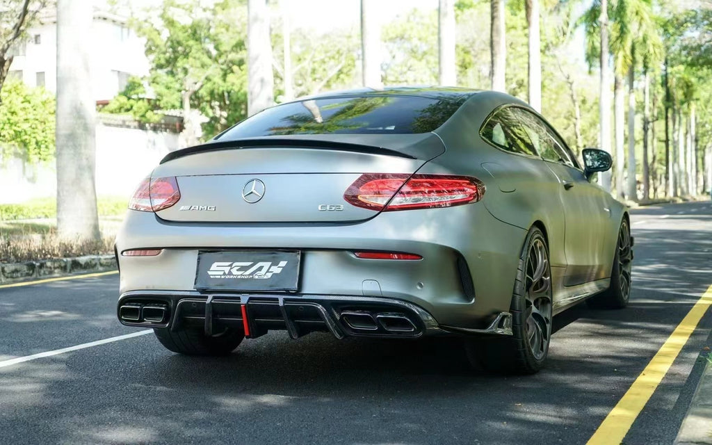 AE DESIGN - MERCEDES BENZ C63 C63S W205 CARBON FIBRE LED REAR DIFFUSER