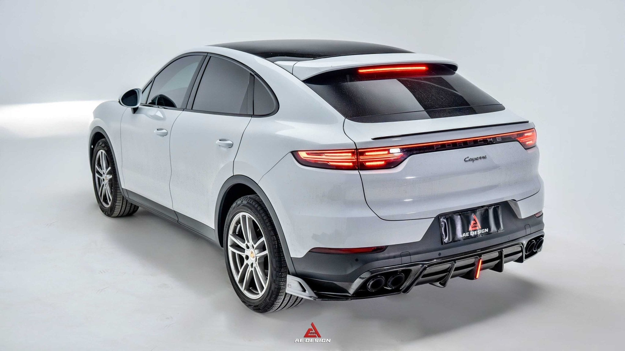 AE DESIGN - PORSCHE CAYENNE 9Y0 9Y3 DRY CARBON FIBRE REAR LED DIFFUSER
