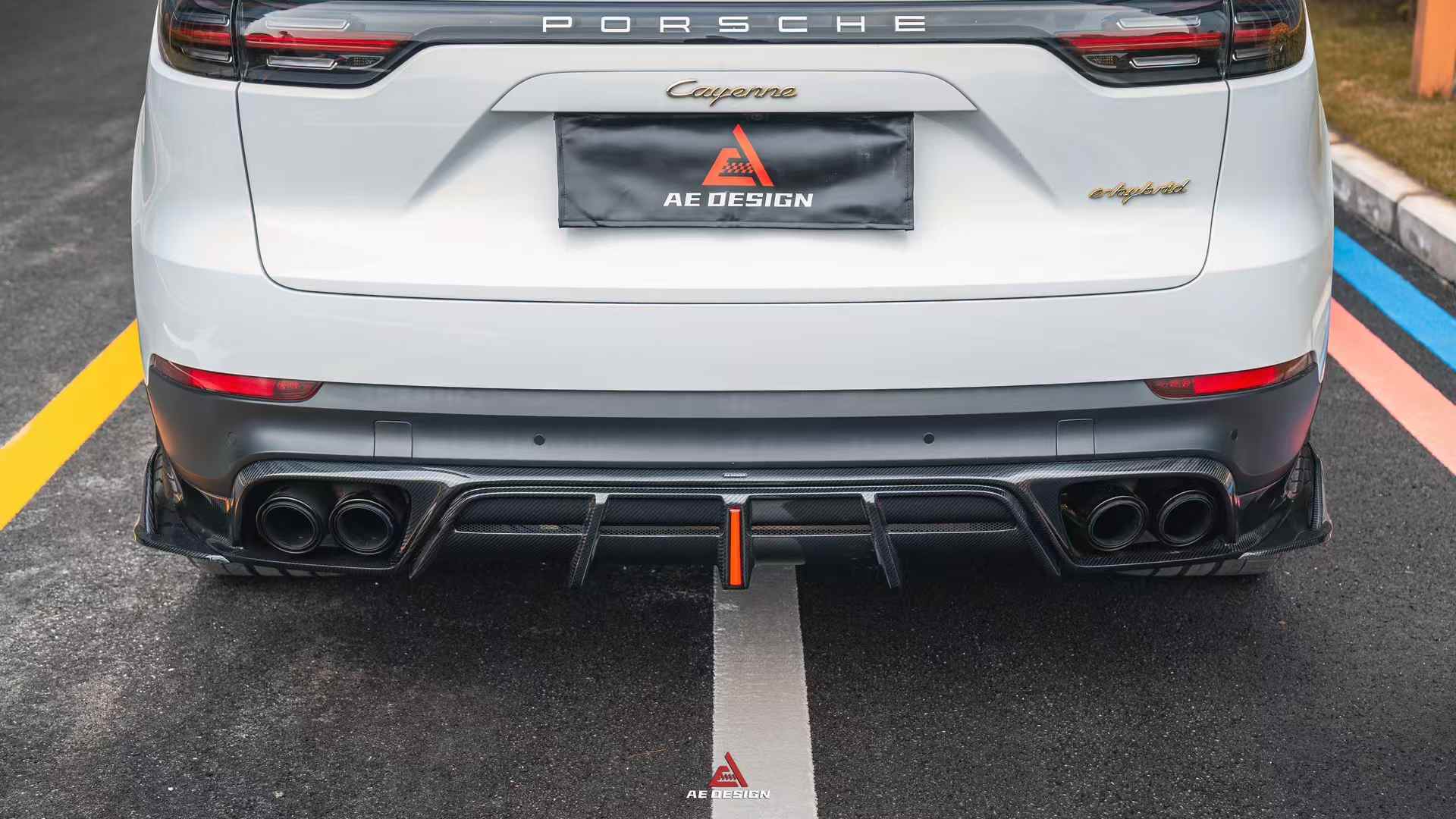AE DESIGN - PORSCHE CAYENNE 9Y0 9Y3 DRY CARBON FIBRE REAR LED DIFFUSER
