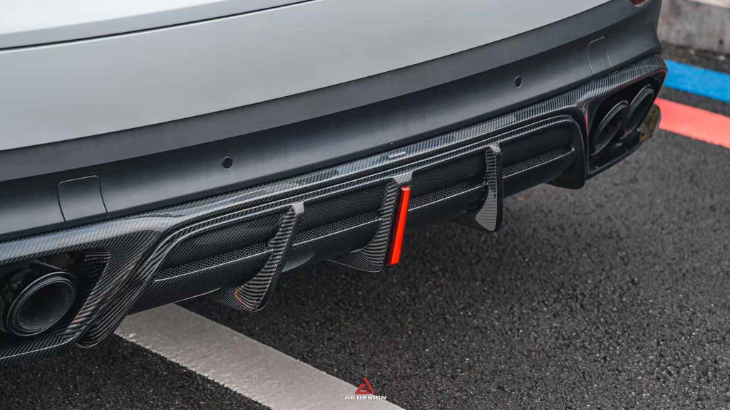 AE DESIGN - PORSCHE CAYENNE 9Y0 9Y3 DRY CARBON FIBRE REAR LED DIFFUSER