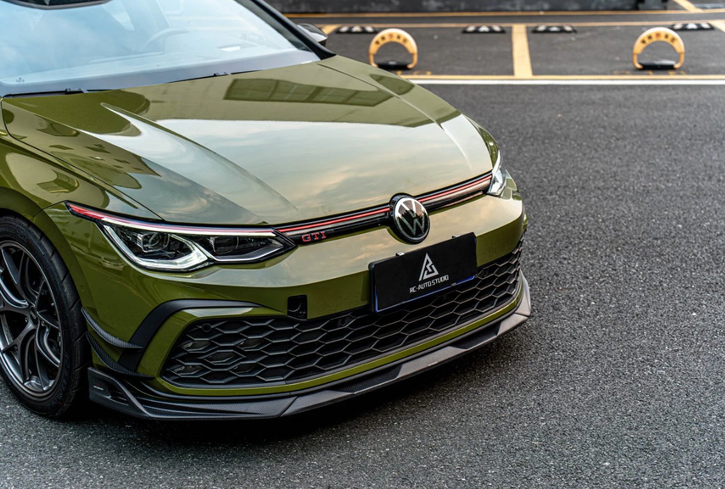 AE DESIGN - VOLKSWAGEN GOLF MK8 GTI / R LINE CARBON FIBRE FRONT LIP