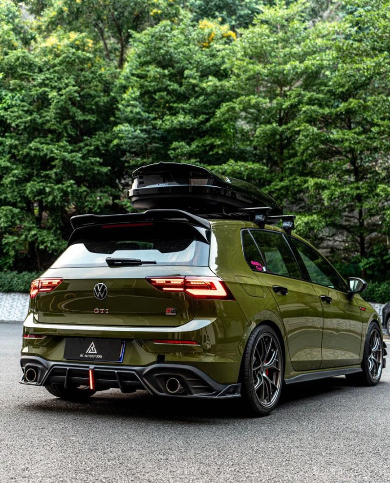 AE DESIGN - VOLKSWAGEN GOLF MK8 GTI / R LINE CARBON FIBRE REAR DIFFUSER