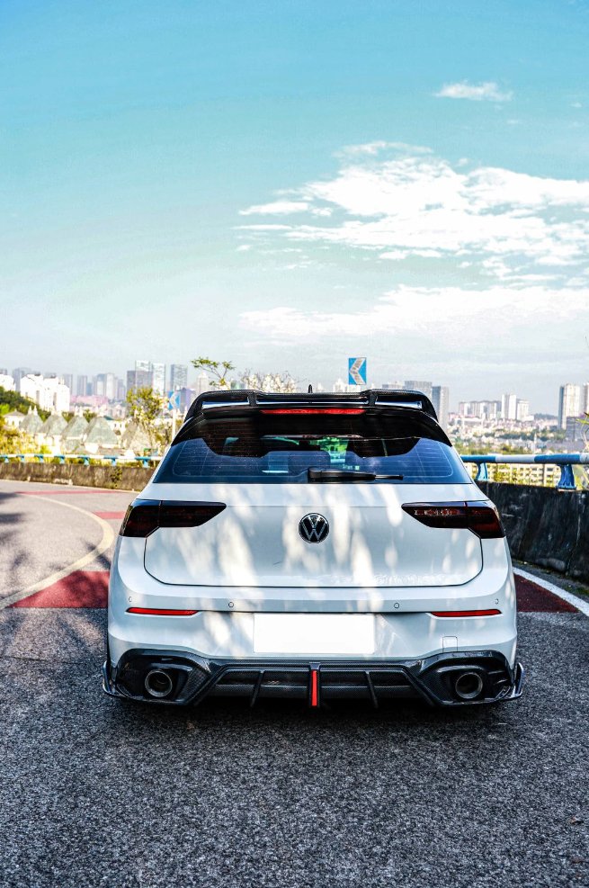 AE DESIGN - VOLKSWAGEN GOLF MK8 GTI / R LINE CARBON FIBRE REAR DIFFUSER