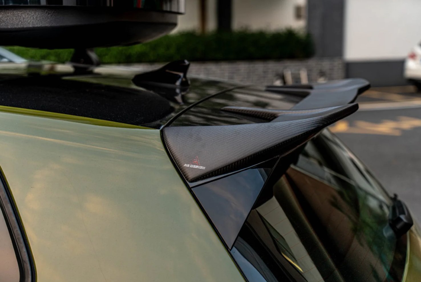 AE DESIGN - VOLKSWAGEN GOLF MK8 GTI / R LINE CARBON FIBRE REAR SPOILER