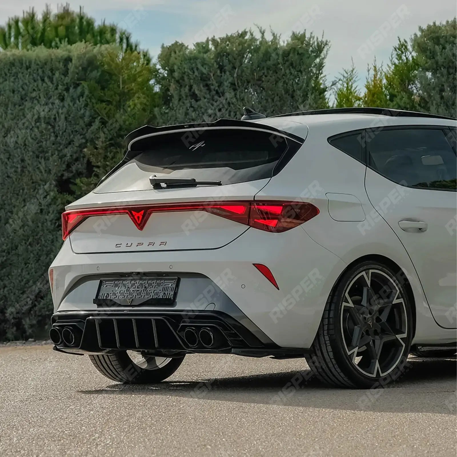 Aero Body Kit In Gloss Black Cupra Leon 2020-2024