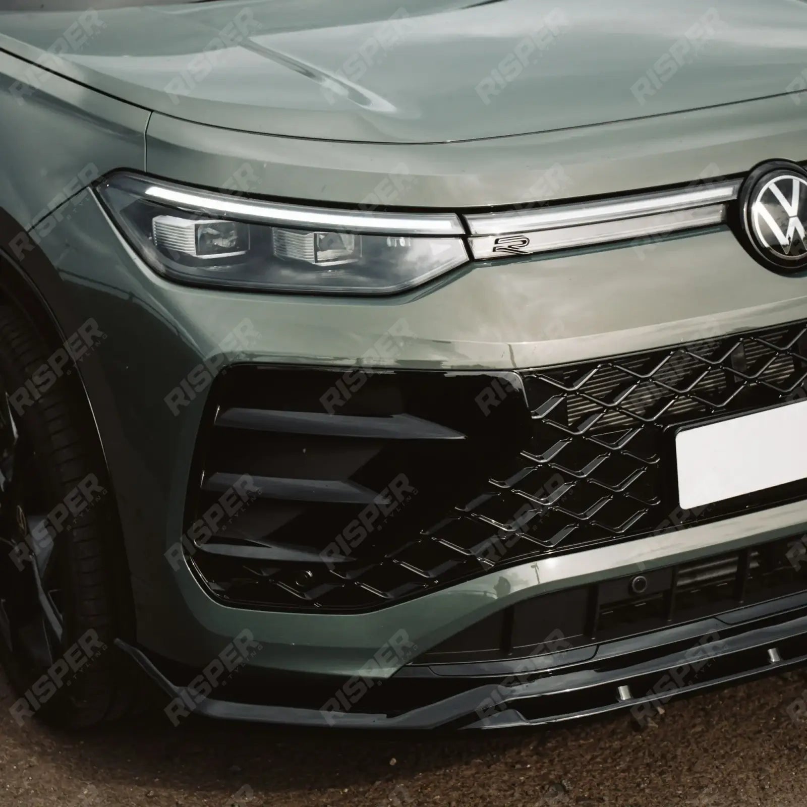 Aero Body Kit In Gloss Black For VW Tayron R-Line 2025 On
