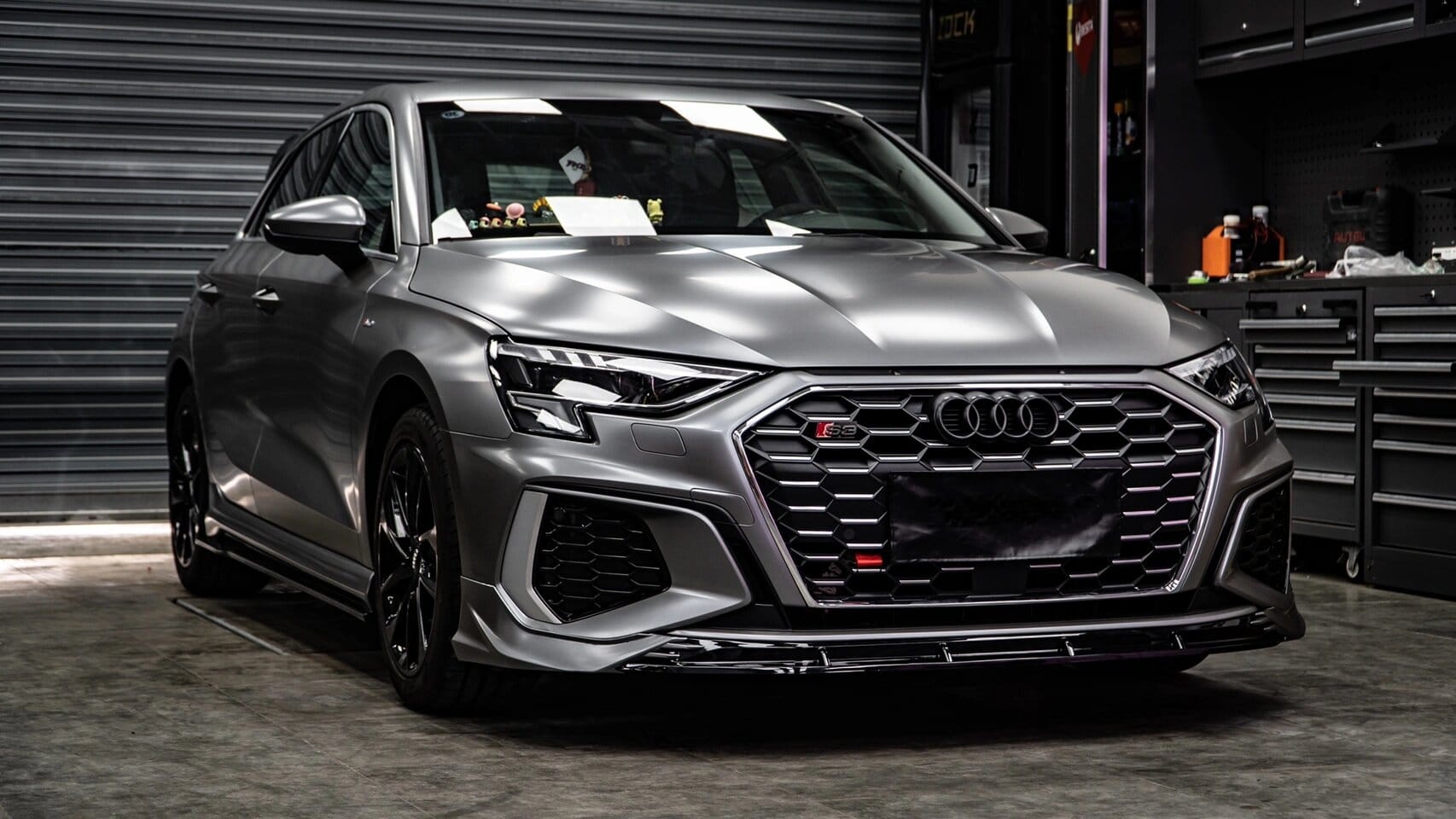 AERO CARBON - AUDI A3 / S3 8Y ABS PLASTIC GLOSS BLACK FRONT LIP