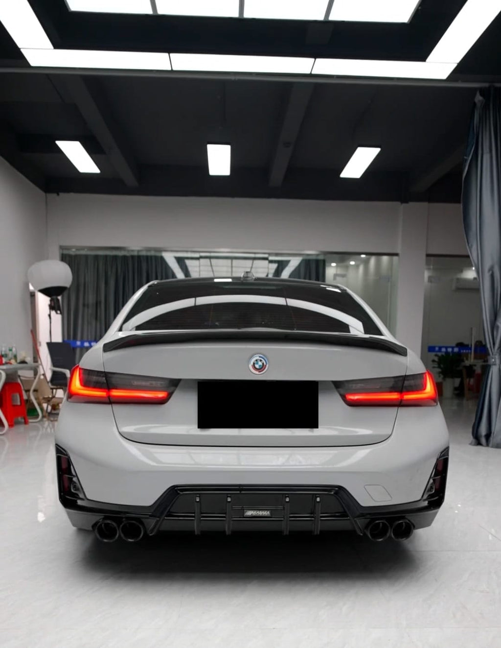 AERO CARBON - BMW 3 SERIES G20 LCI 2023+ GLOSSY BLACK REAR DIFFUSER AK STYLE