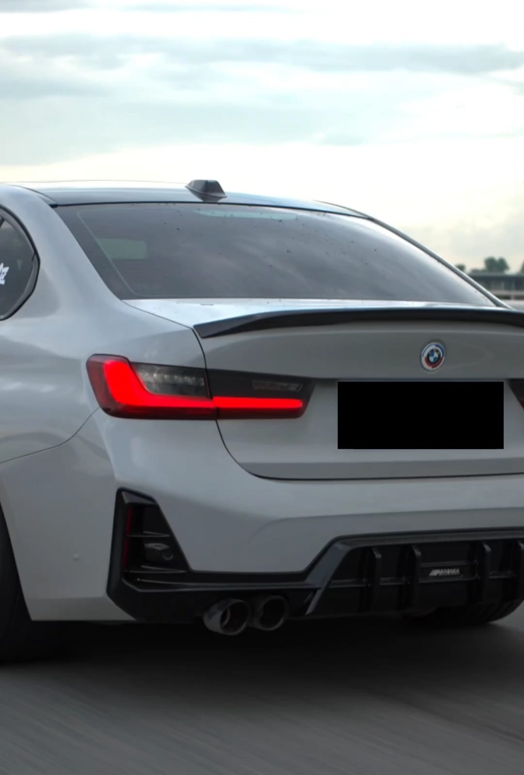 AERO CARBON - BMW 3 SERIES G20 LCI 2023+ GLOSSY BLACK REAR DIFFUSER AK STYLE