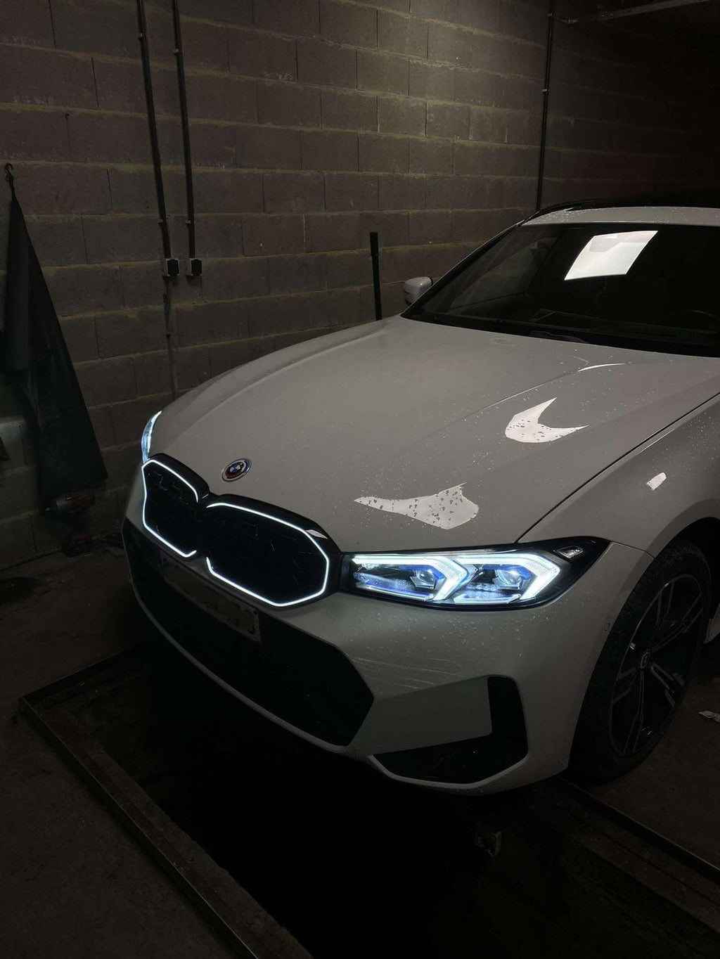 AERO CARBON - BMW 3 SERIES G20 LCI GLOSS BLACK LED GRILL