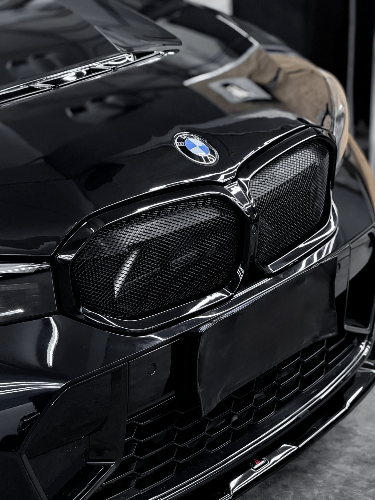 AERO CARBON - BMW 3 SERIES G20 LCI 23+ GLOSS BLACK MESH GRILLE