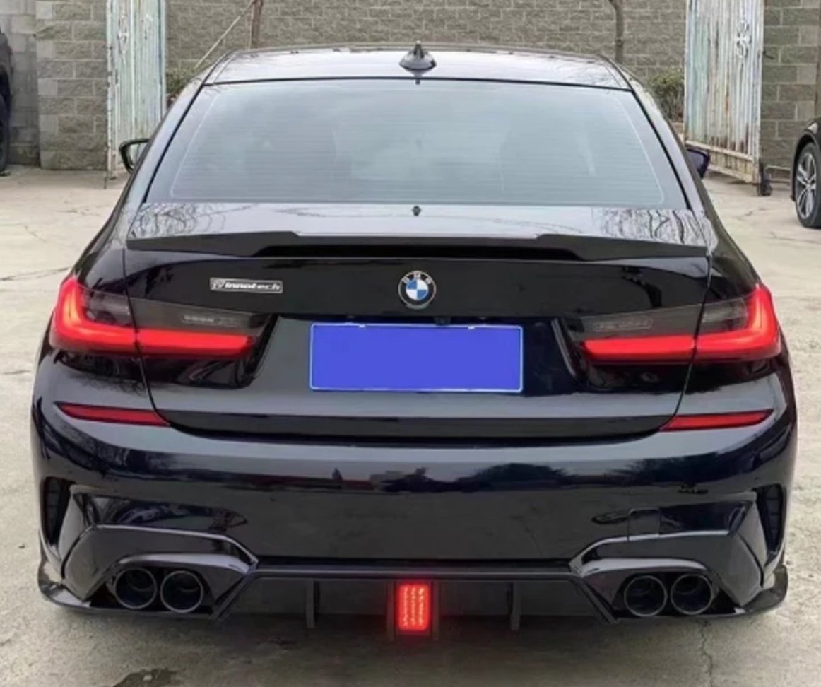 AERO CARBON - BMW 3 SERIES G20 (PRE-LCI) GLOSS BLACK LED LIGHT REAR DIFFUSER