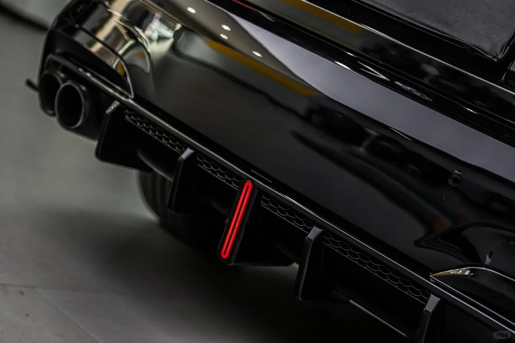 VTEN - BMW 3 SERIES G20 PRE-LCI GLOSS BLACK SLIM LED REAR DIFFUSER