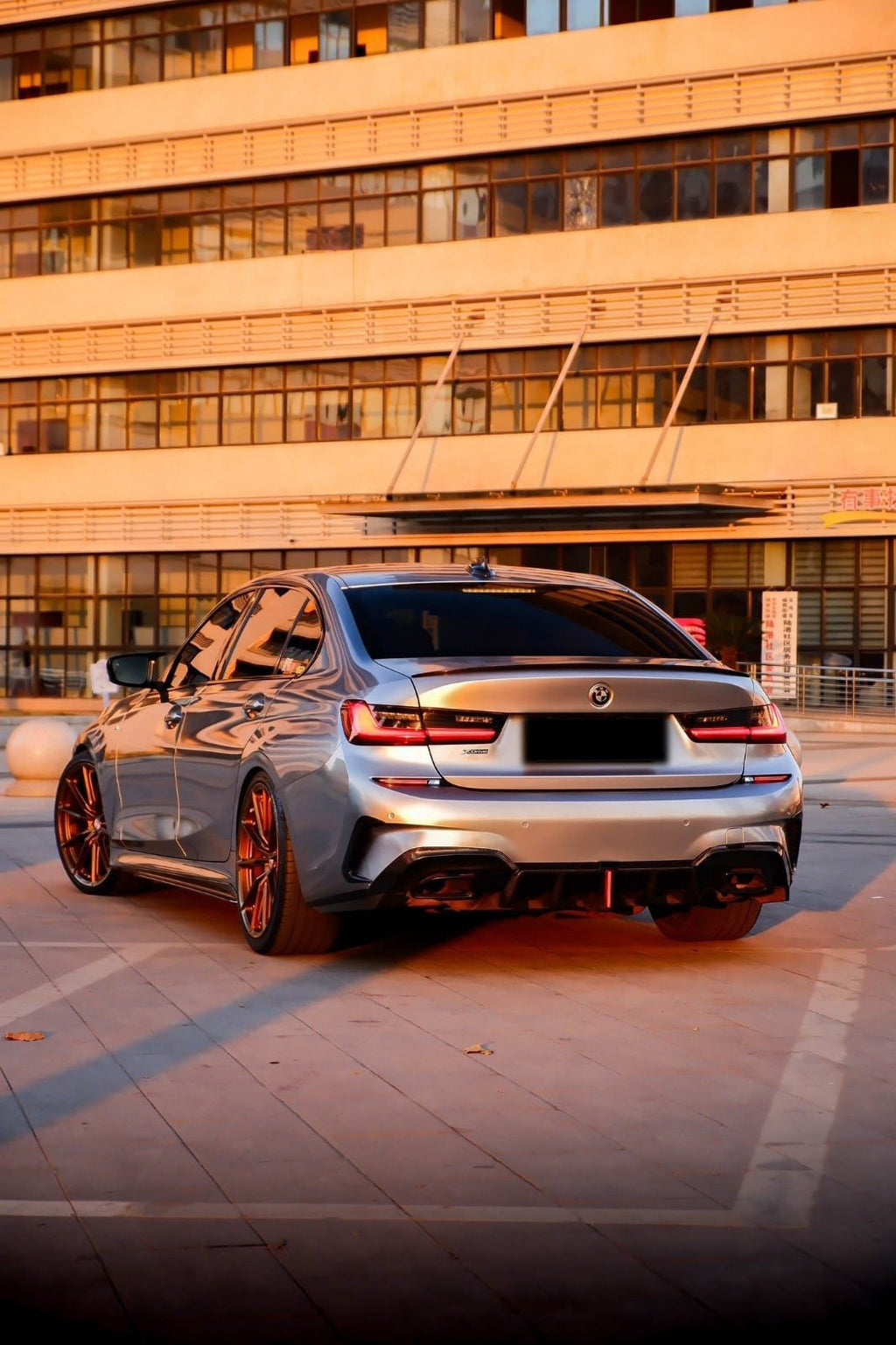 KARBEL - BMW G20 3 SERIES DRY CARBON FIBRE LED DIFFUSER
