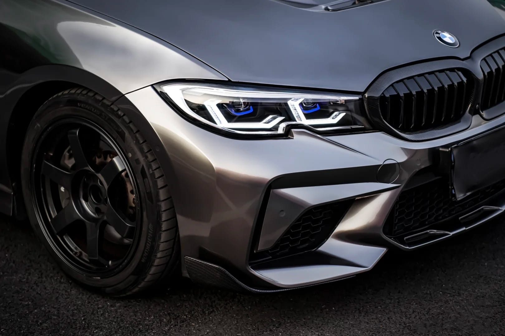 AERO CARBON - BMW G20 3 SERIES OS STYLE LASER LIGHTS WITH YELLOW MODULE