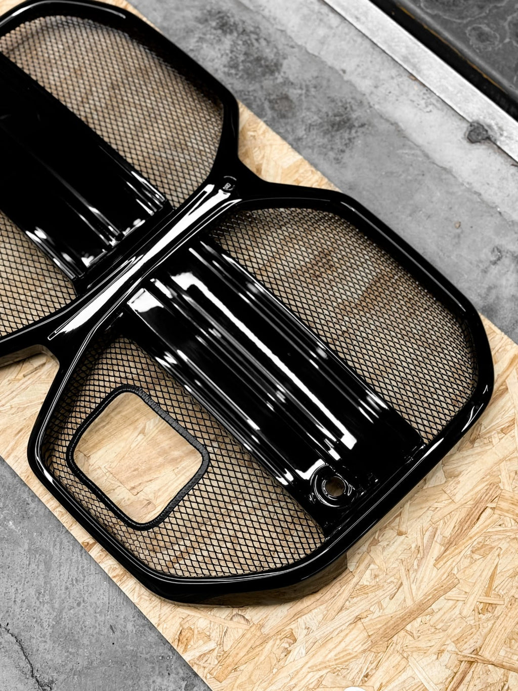 AERO CARBON - BMW I4 G26 ABS PLASTIC LCI MESH GRILL