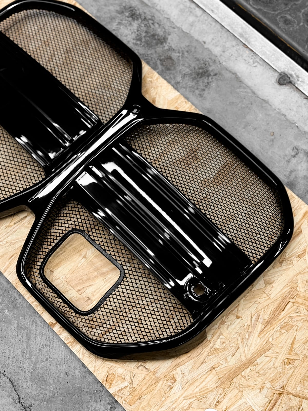 AERO CARBON - BMW I4 G26 ABS PLASTIC LCI MESH GRILL