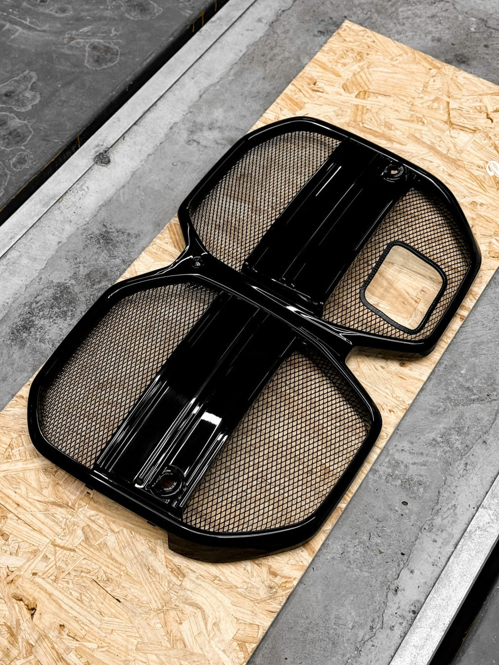 AERO CARBON - BMW I4 G26 ABS PLASTIC LCI MESH GRILL