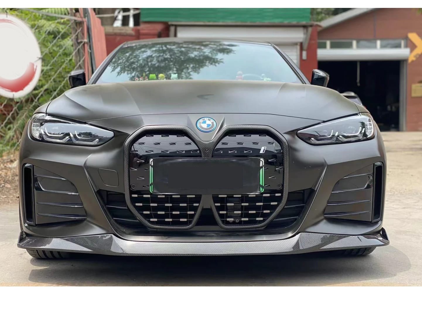 AERO CARBON - BMW i4 G26 CARBON FIBRE FRONT GRILL ADD ON