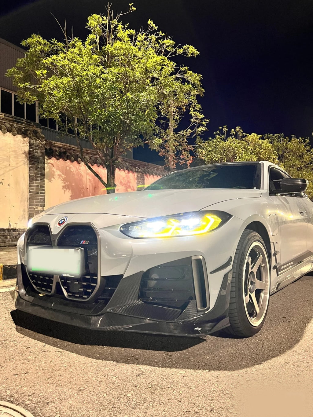 AERO CARBON - BMW i4 G26 CARBON FIBRE FRONT GRILL ADD ON