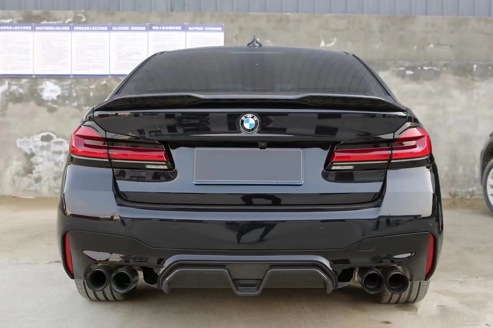 AERO CARBON - BMW M5 F90 CARBON REAR CS SPOILER