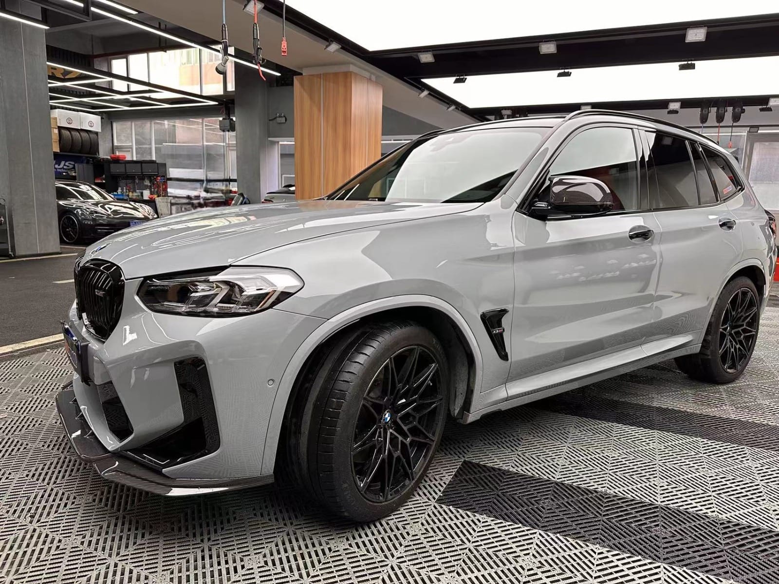 AERO CARBON - BMW X3M F97 / X4M F98 LCI 2022+ CARBON FRONT LIP MT STYLE