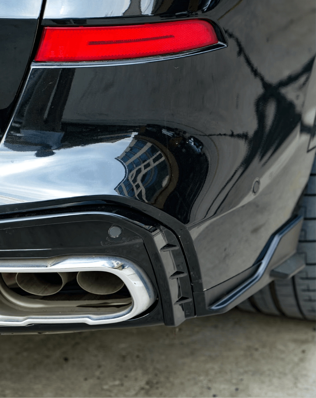 VTEN - BMW X5 G05 GLOSS BLACK LED REAR DIFFUSER
