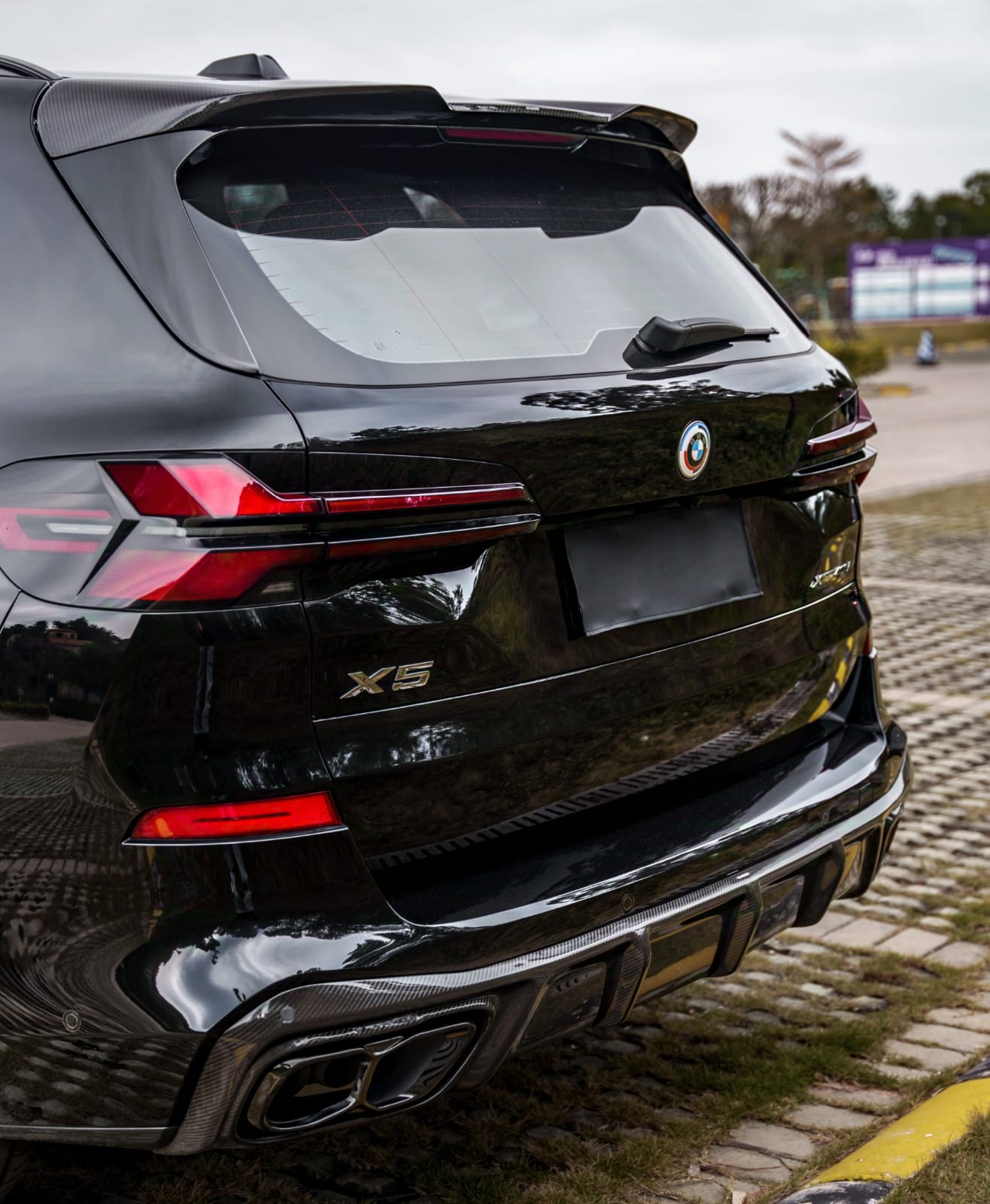 IVANSON - BMW X5 G05 LCI CARBON FIBRE REAR DIFFUSER