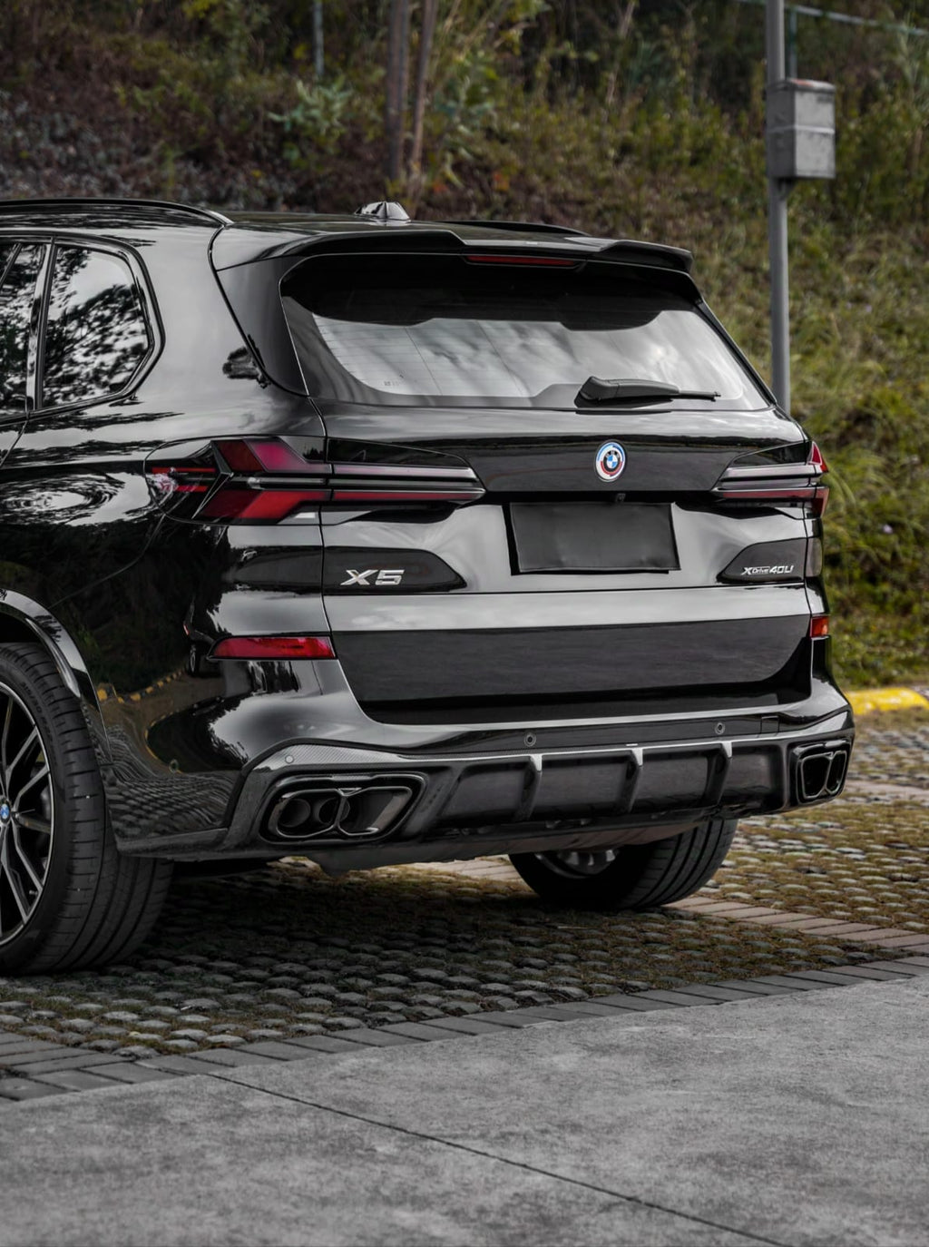 IVANSON - BMW X5 G05 LCI CARBON FIBRE REAR DIFFUSER