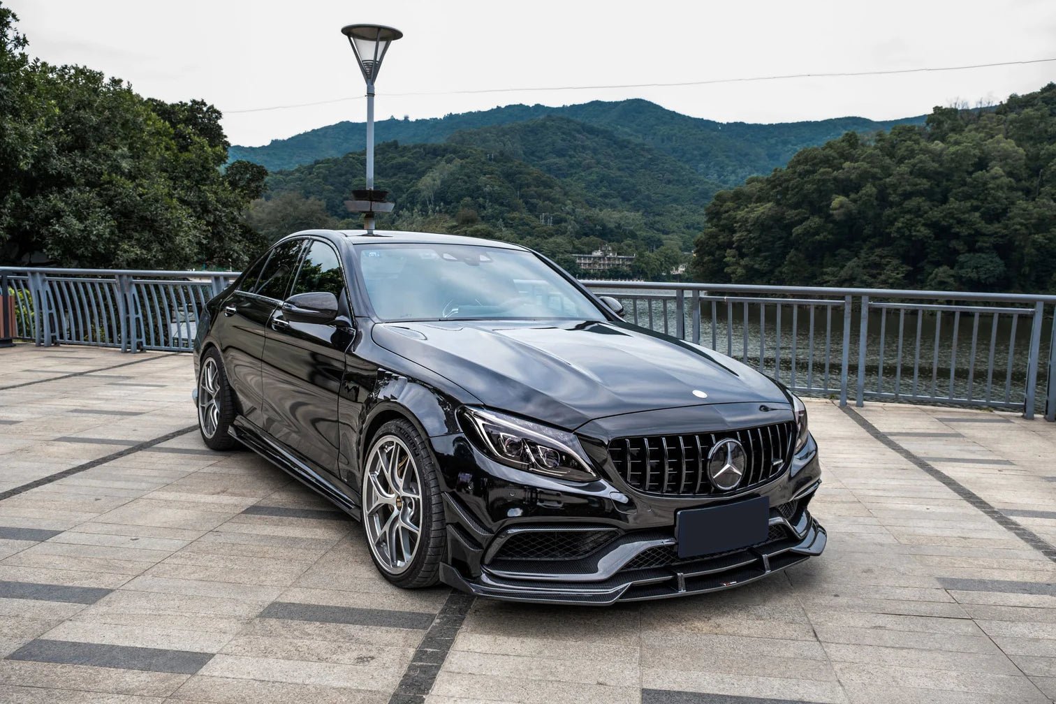 AERO CARBON - MERCEDES C CLASS W205 C63 C63S CARBON FIBRE FRONT LIP